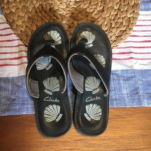 CLARKS Navy Leather Sandals/ Flip/Flop/Size 8